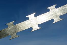 Колючая лента для колючей проволоки Егоза Аллигатор и Егоза Супер