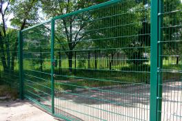 Ворота из обрамленной сварной сетки